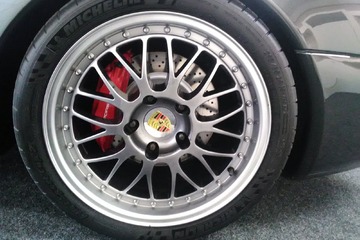Alloy wheel refurbishment Alloy wheel refurbishment
