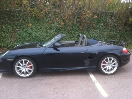 The bodywork of the Boxster 986 should be in perfect condition. The bodywork of the Boxster 986 should be in perfect condition.