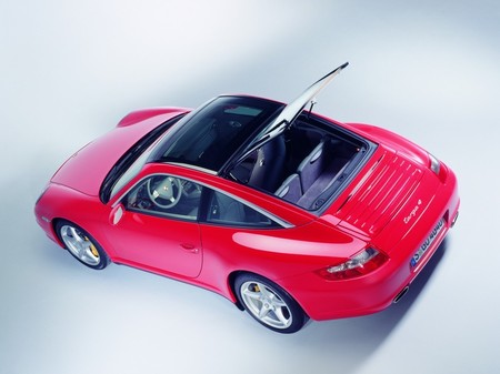 The 997 Targa uses a softer spring set-up for improved ride quality. The 997 Targa uses a softer spring set-up for improved ride quality.