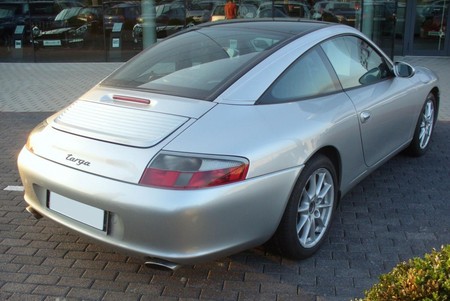 The 996 Targa roof mechanism has proved reliable. The 996 Targa roof mechanism has proved reliable.